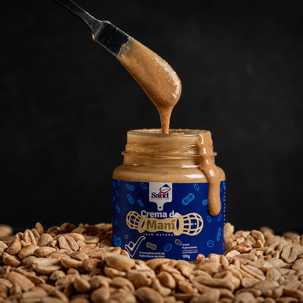 alt="Mantequilla de maní natural Sand Balanced Food con textura cremosa, elaborada con 100% maní tostado, sin aceites añadidos, sin conservantes y sin azúcar refinada."